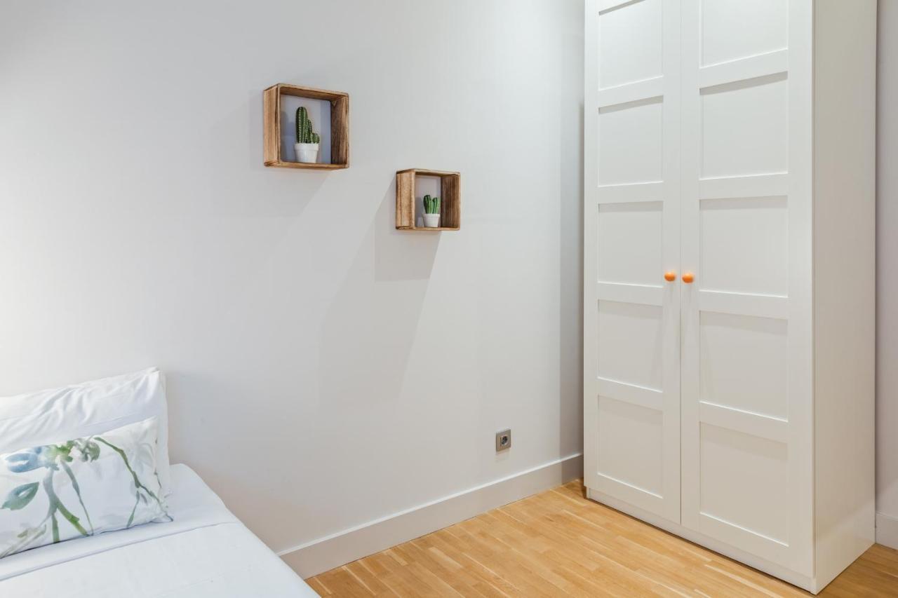 Amazing 2 Bed Apt, Sleeps 6 Nr Eixample Appartement *
