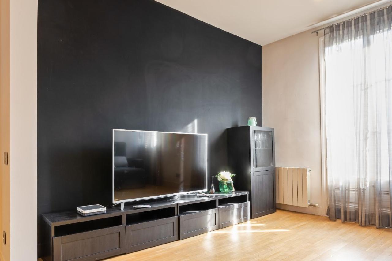 Amazing 2 Bed Apt, Sleeps 6 Nr Eixample Appartement