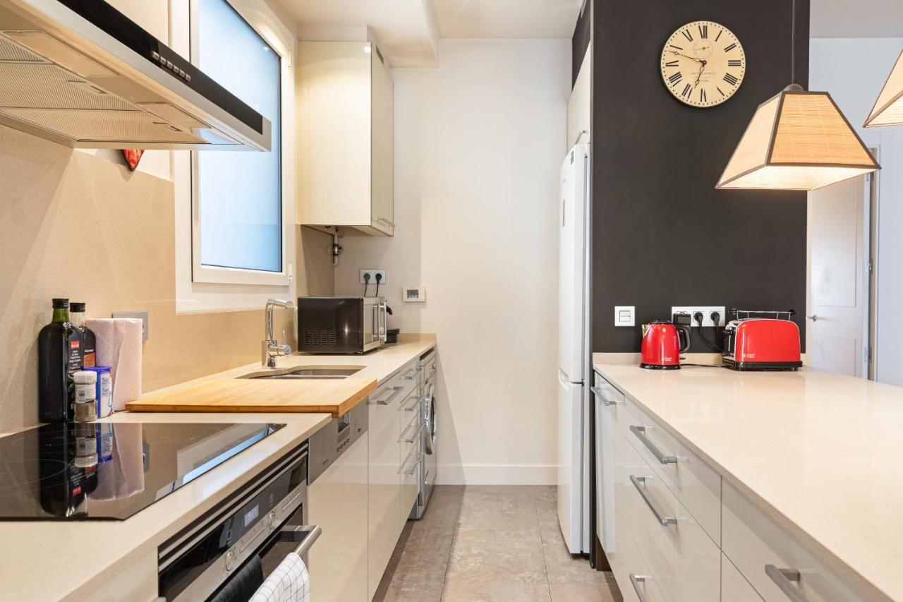 Amazing 2 Bed Apt, Sleeps 6 Nr Eixample Barcelone