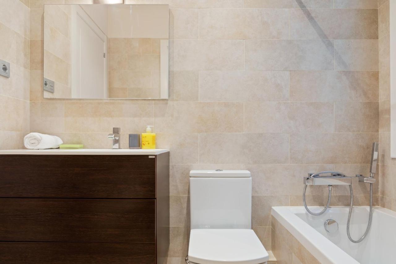 Amazing 2 Bed Apt, Sleeps 6 Nr Eixample Appartement Barcelone