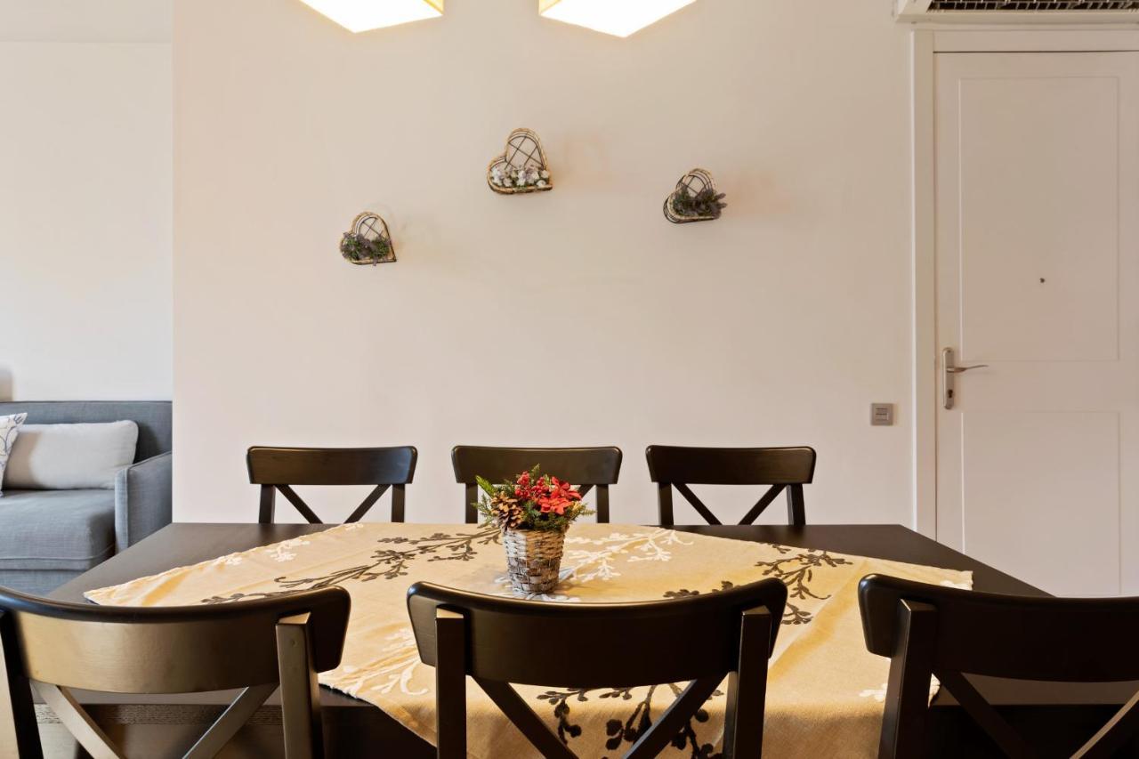 Amazing 2 Bed Apt, Sleeps 6 Nr Eixample