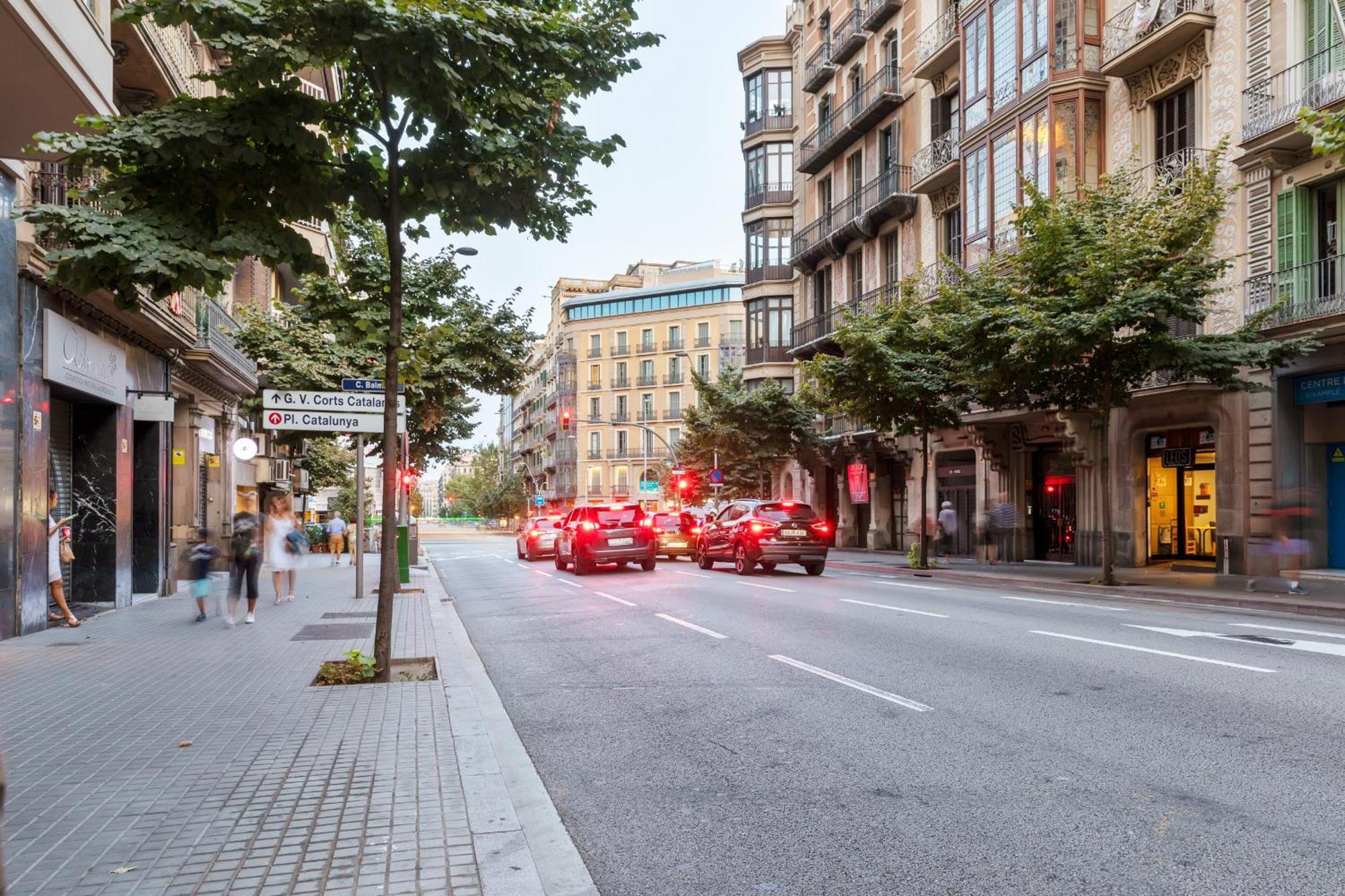 Amazing 2 Bed Apt, Sleeps 6 Nr Eixample * Barcelone