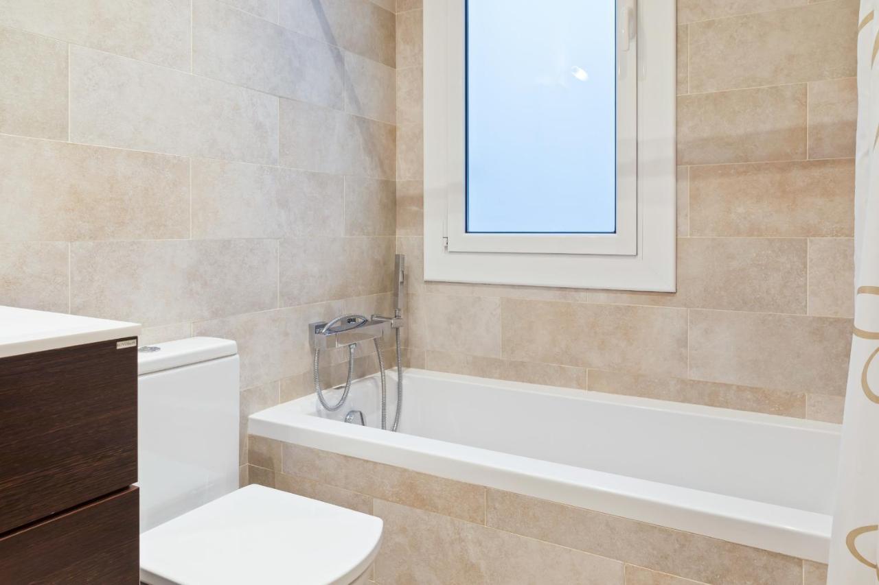 Amazing 2 Bed Apt, Sleeps 6 Nr Eixample *