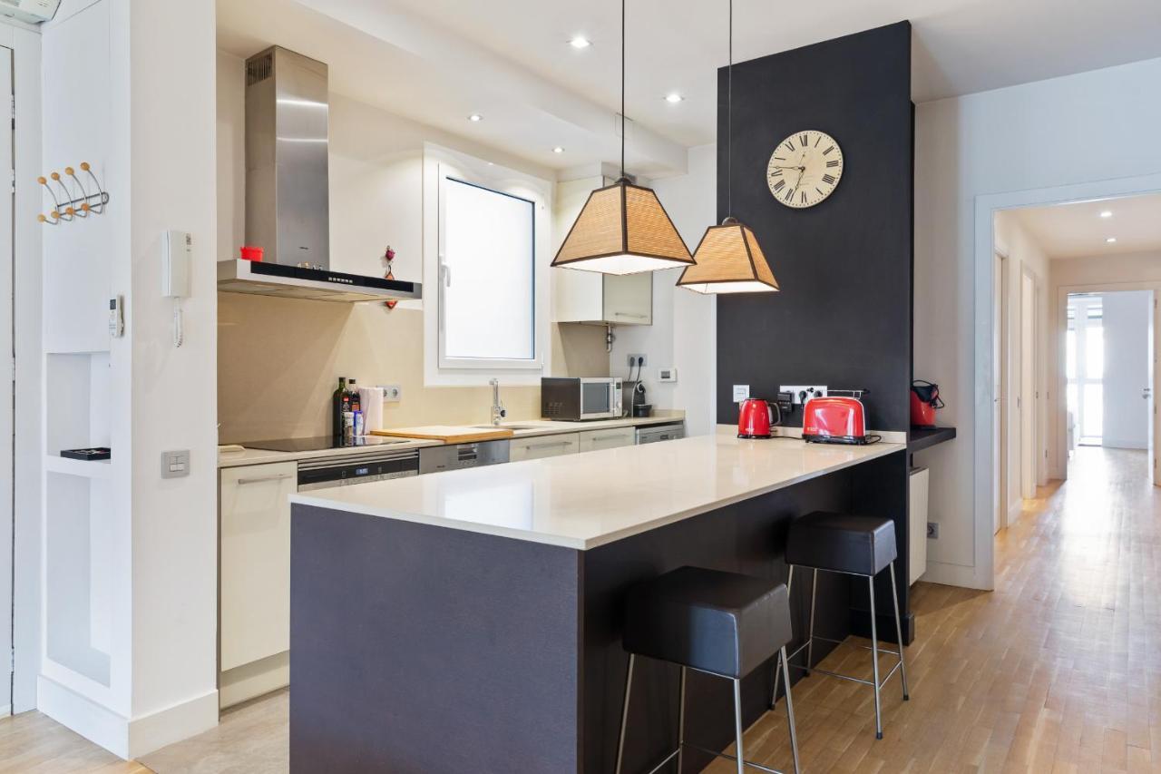 Amazing 2 Bed Apt, Sleeps 6 Nr Eixample *
